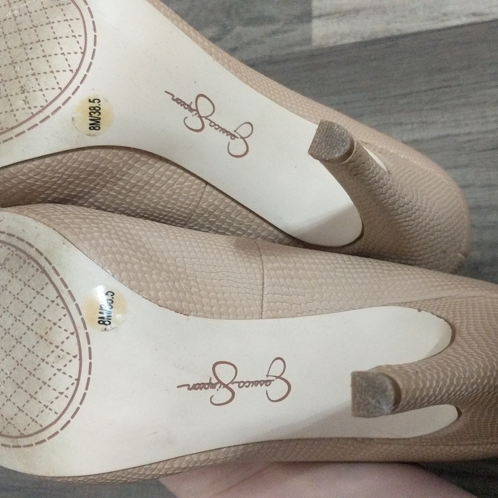 #283Jessica Simpson Women's Tobee Platform Pump Soft Tan Color. 4" Heel Size: 8M - Picture 10 of 12